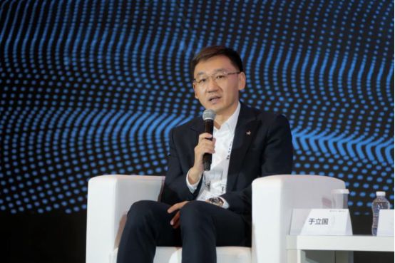 ARCFOX總裁于立國(guó)在圓桌會(huì)議上主題發(fā)言
