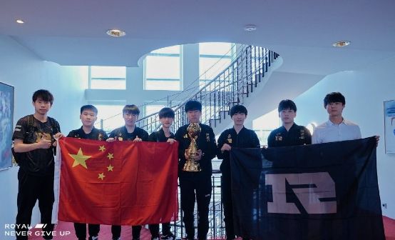 利劍出鞘，榮光加冕！RNG登頂冰島，我們是冠軍！ 圖3