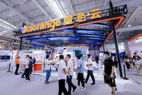 電信、計(jì)算機(jī)和信息服務(wù)專題館橙色云展臺(tái)