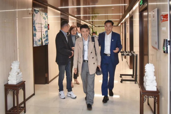 上海金融業聯合會領導到訪仁和智本上海總部
