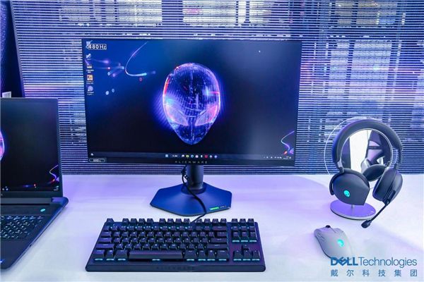 消博會現(xiàn)場展出的ALIENWARE 500Hz游戲顯示器