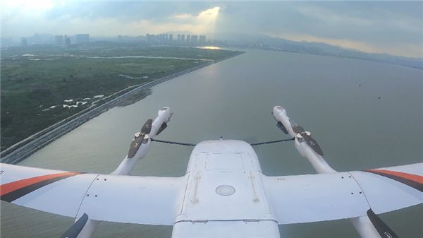 快件“從天而降”！豐翼首創(chuàng)無人機(jī)跨省運(yùn)輸，投入中載量新機(jī)型 圖2