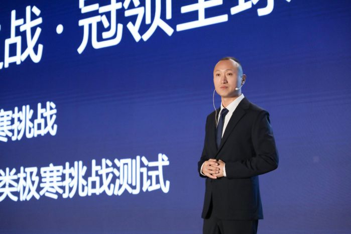 盛昊篷車董事長(zhǎng)周高峰